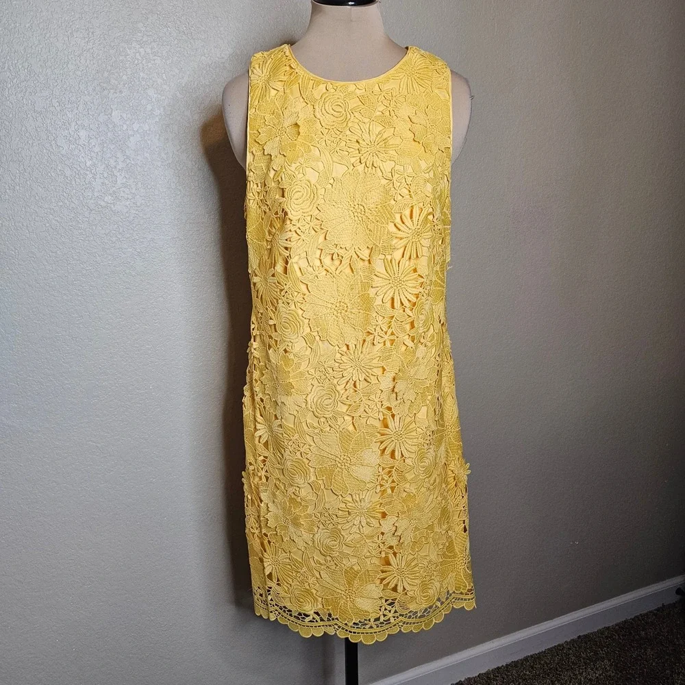 White House Black Market Yellow Floral Giupure 3D‎ Lace Sheath Dress Size 6 - Picture 2 of 10